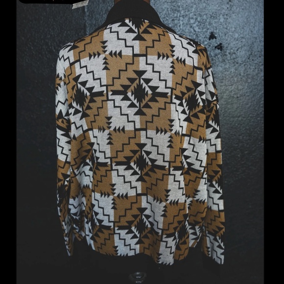 2 Fly Co. (Crazy Train)  NWT Boutique Aztec Navajo Texas Print Sweater Zip Josey - Picture 4 of 5